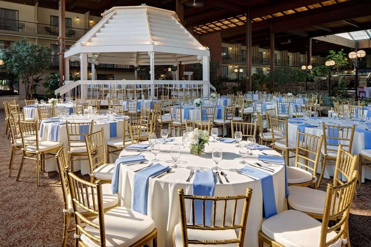 restaurant cafeteria