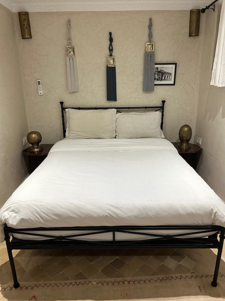 STANDARD, DOUBLE BED