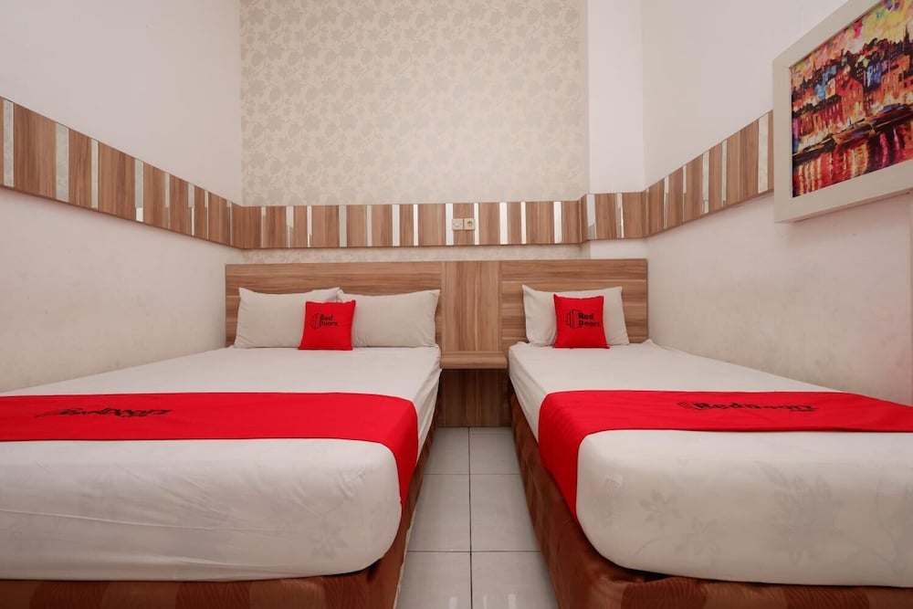 Reddoorz Near Plaza Simpang Lima 11/32