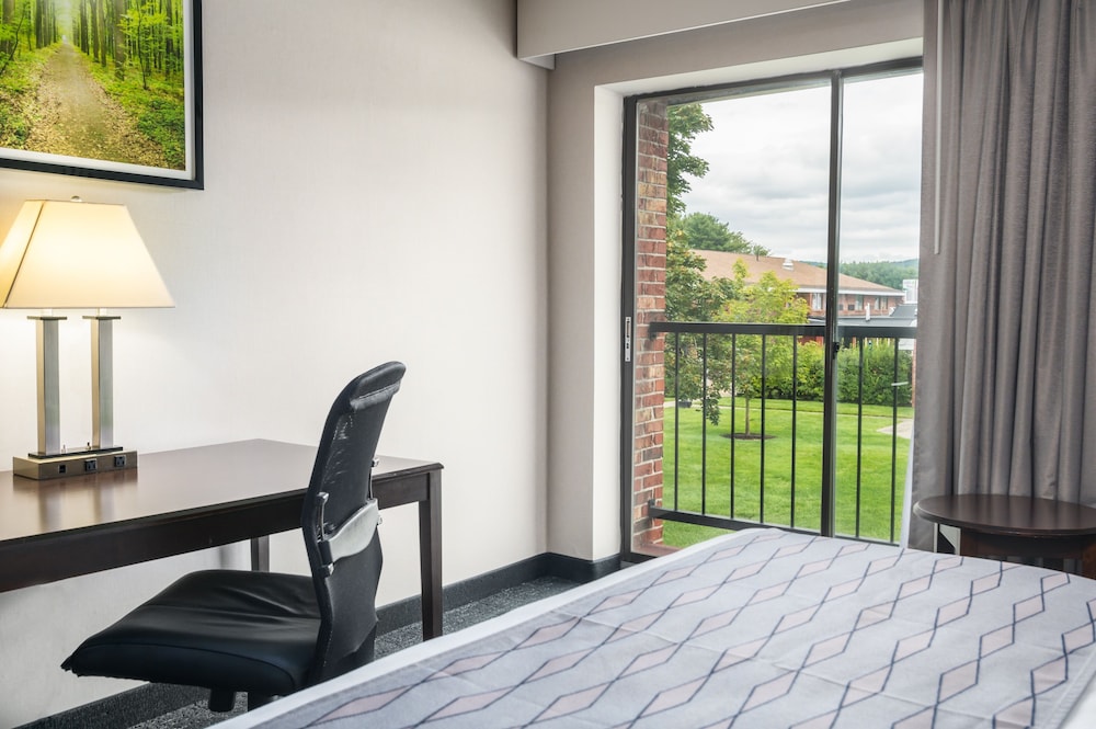 Best Western Plus Keene Hotel 35/63