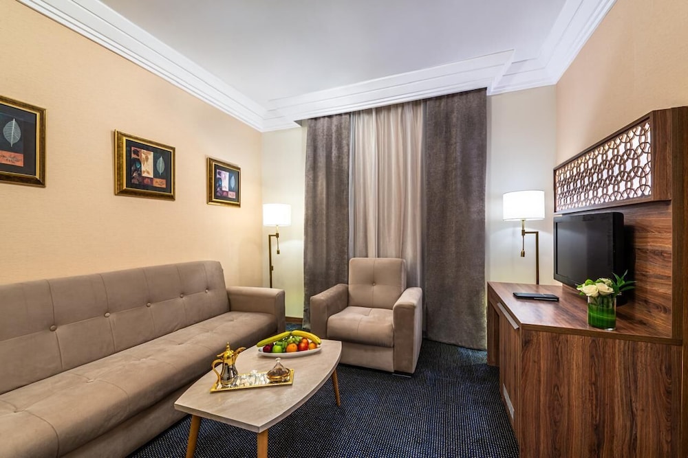 الذهبي جولدن توليب(Golden Tulip Al Zahabi) 28/50
