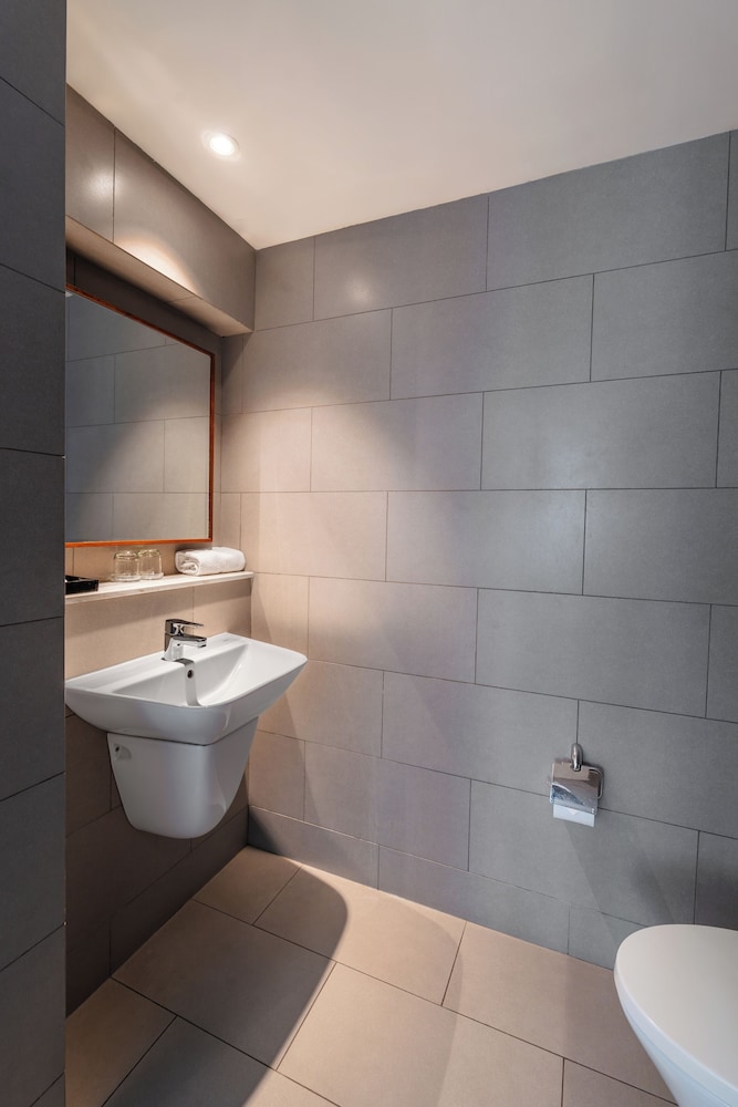 Liberty Hotel Saigon Greenview 49/50