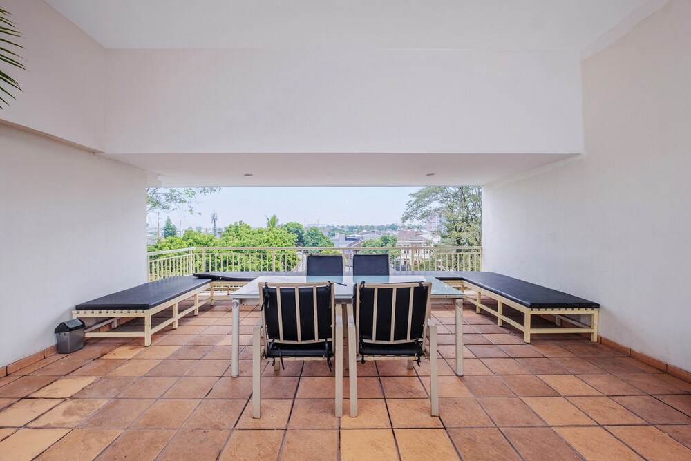 OYO 818 Micasa Residence 26/39