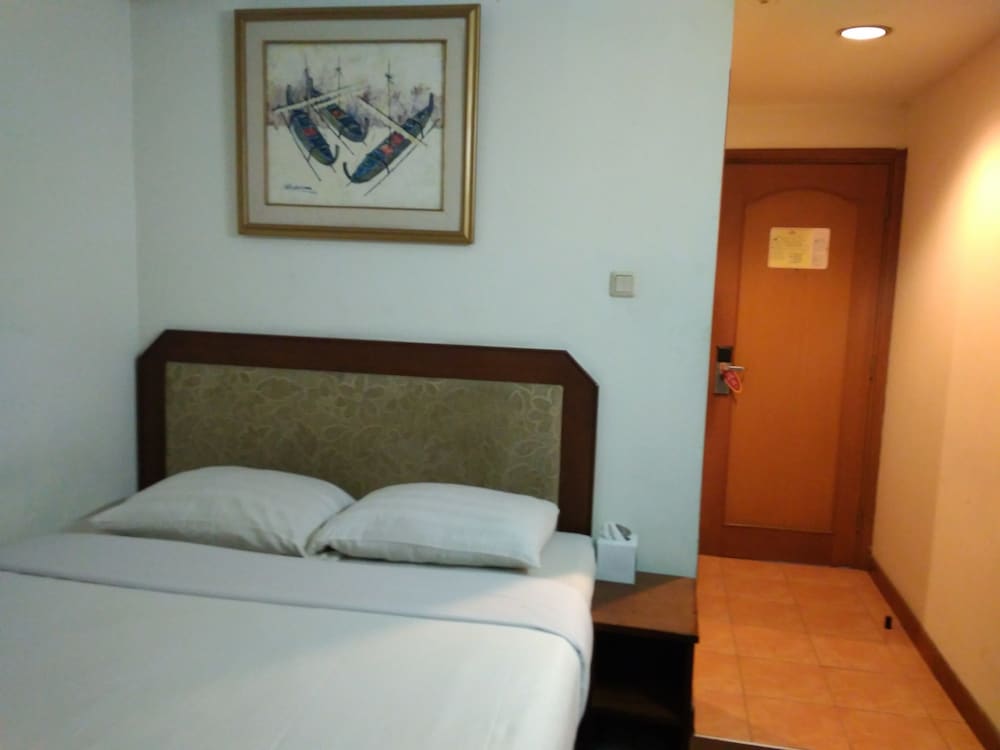 GRAND PASUNDAN CONVENTION HOTEL 34/65