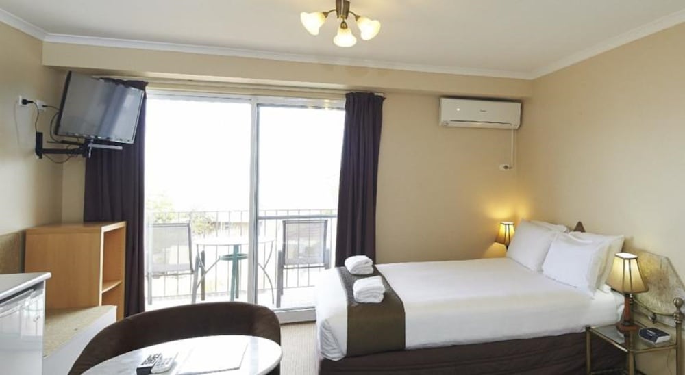 Ocean View Motel 9/27