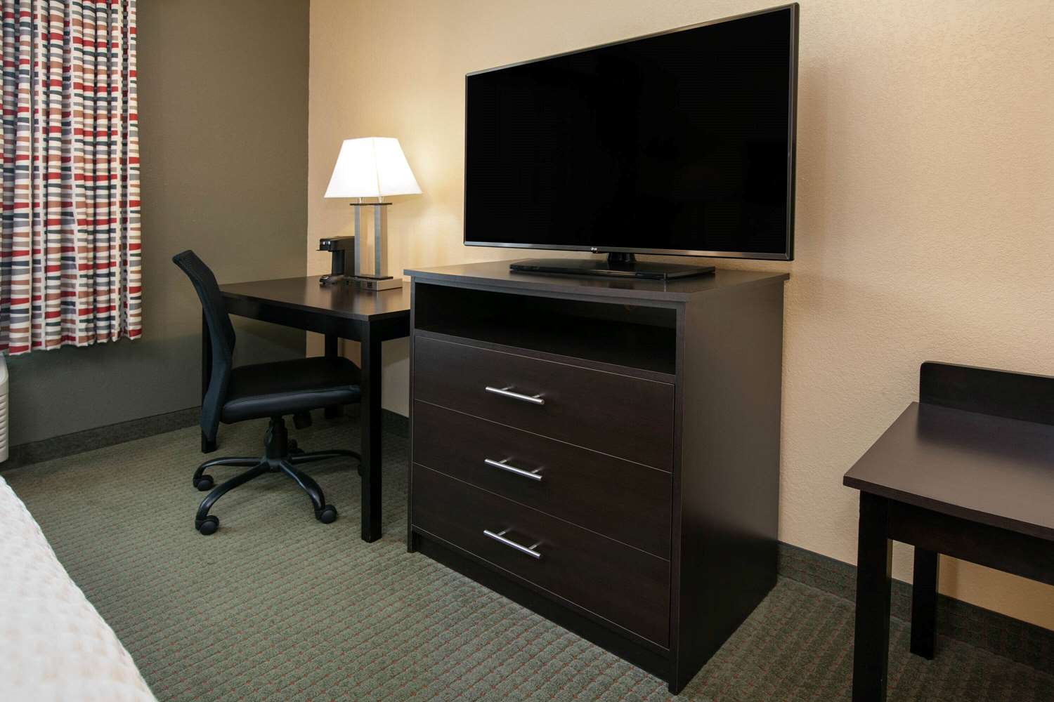 Days Inn And Suites By Wyndham Florence Jackson Area 44/50