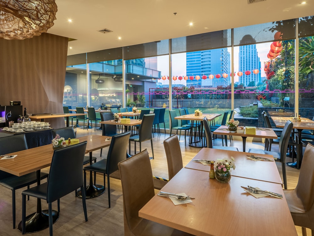 restaurant cafeteria