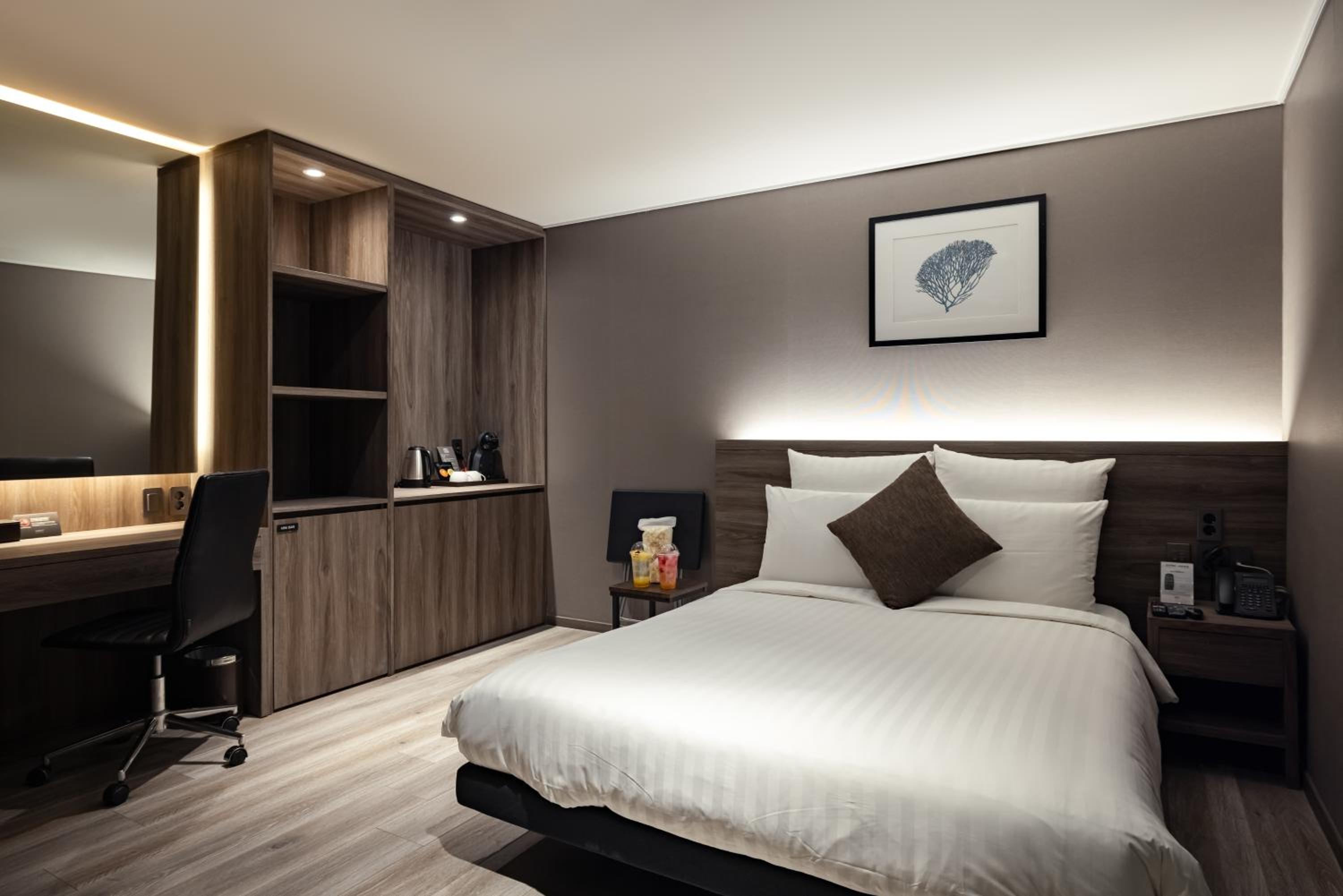 Cinema, Double Bed