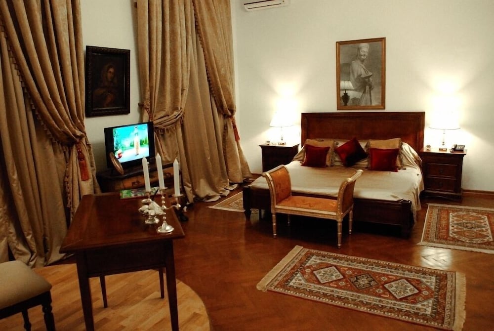 Grand Boutique Hotel 45/77