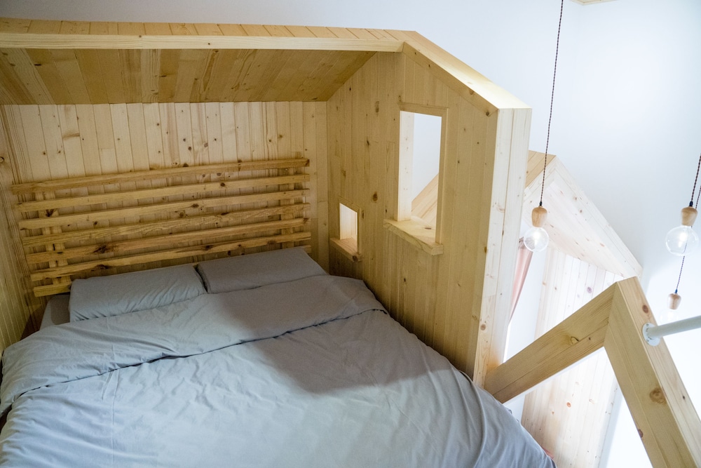 STANDARD, DOUBLE BED