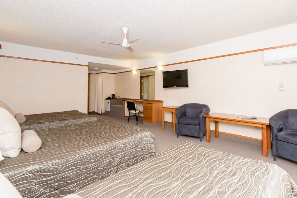 Distinction Hamilton Hotel Conference Centre 33/50