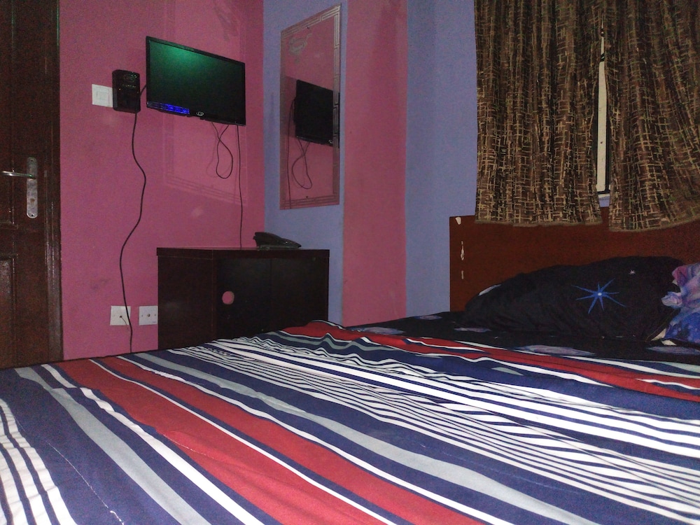 Solochus Hotel & Suites 8/12