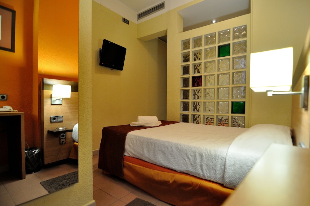 Hostal Ballesta 50/69