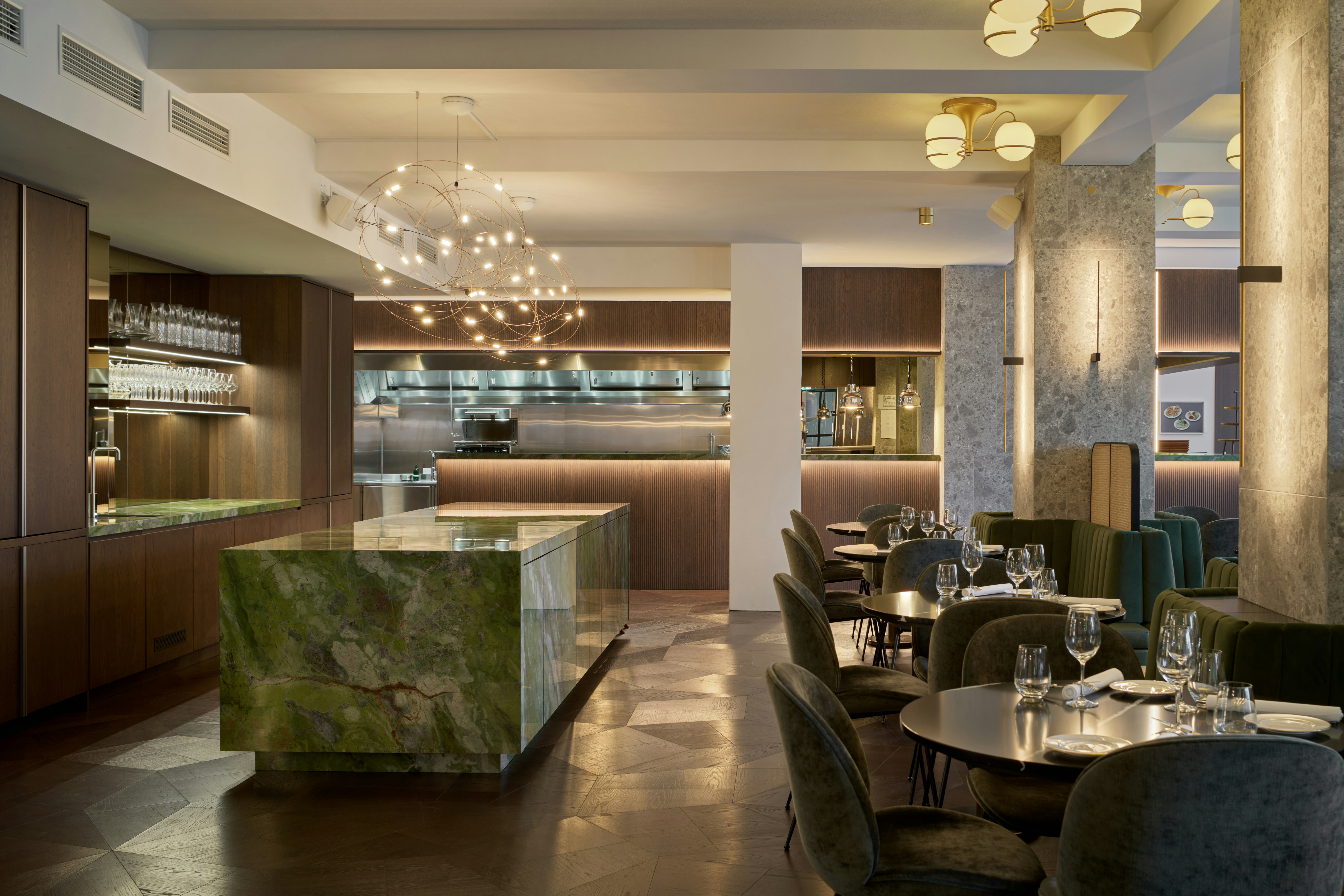 Iceland Parliament Hotel, Curio Collection by Hilton 18/31