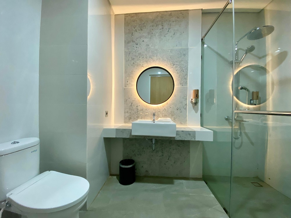 Opi Indah Hotel 51/52