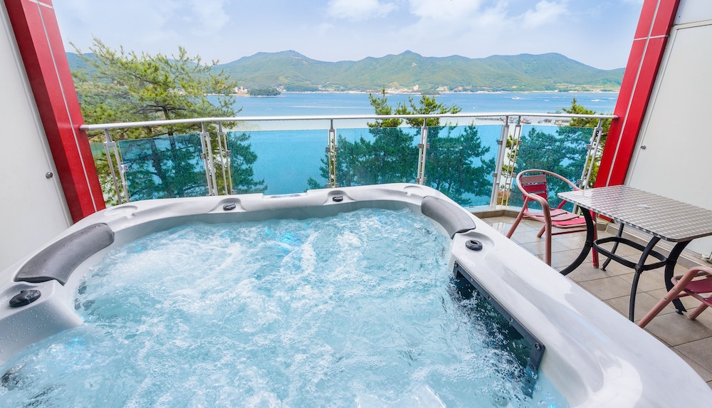 Tongyeong Honey Spa Pension 22/50