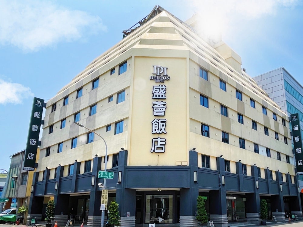 Delton Hotel 4/66