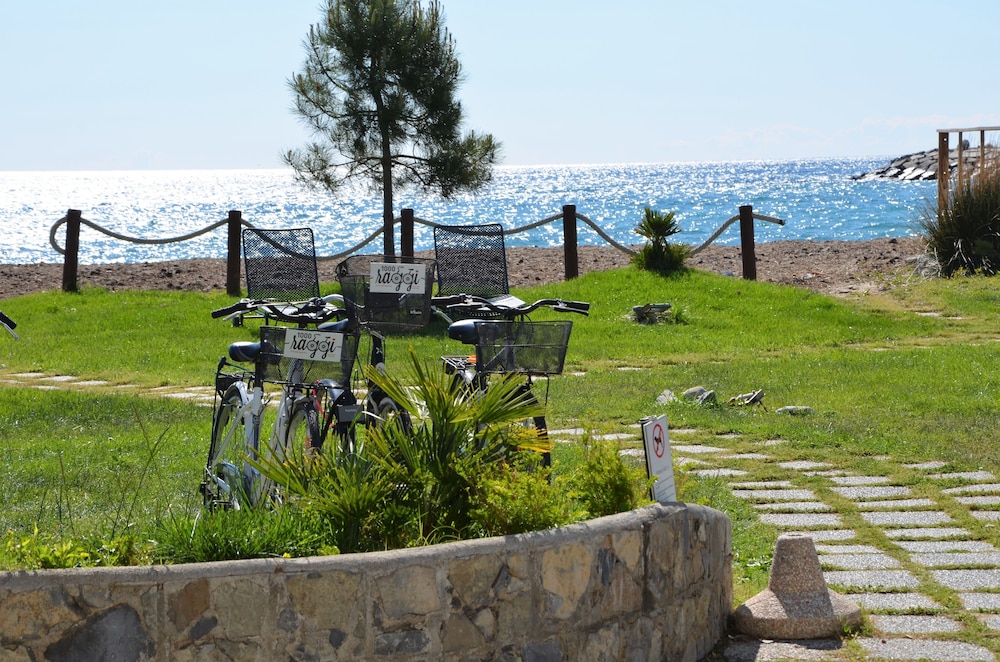 Aregai Marina Hotel Residence 60/67