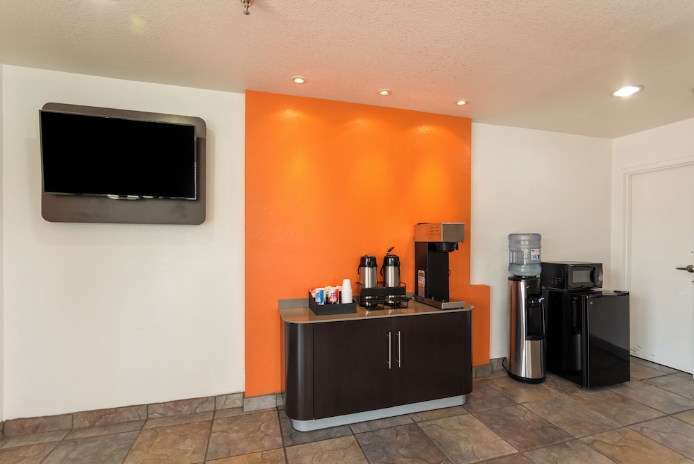 Americas Best Value Inn & Suites Humble 23/40
