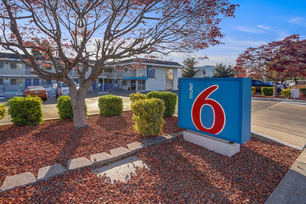 Motel6 Napa, CA 38/43