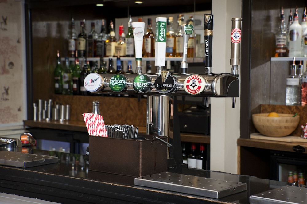 Basingstoke Hotel 17/50