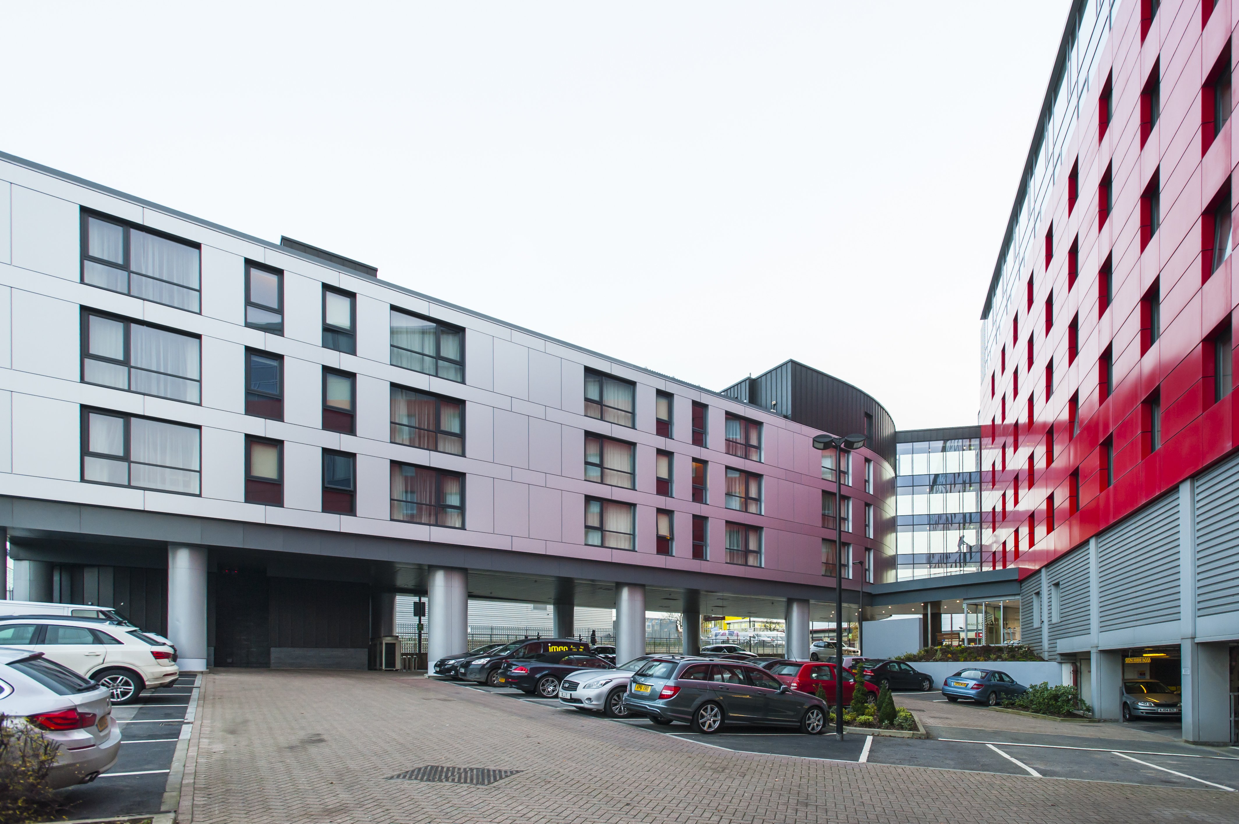 Holiday Inn London West 68/75