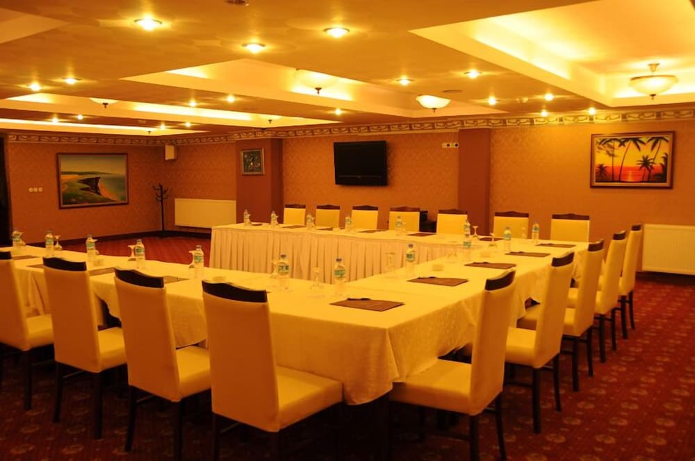 Royal Anka Hotel 28/32
