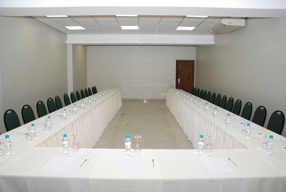 Gran Hotel Stella Maris Urban Resort and Conventions 35/50