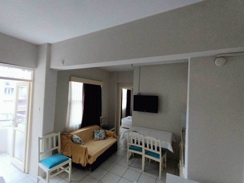 Rosella Hotel 34/62