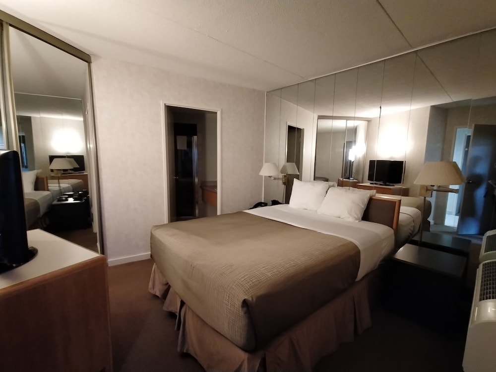 The Royal Harbour Resort 9/51