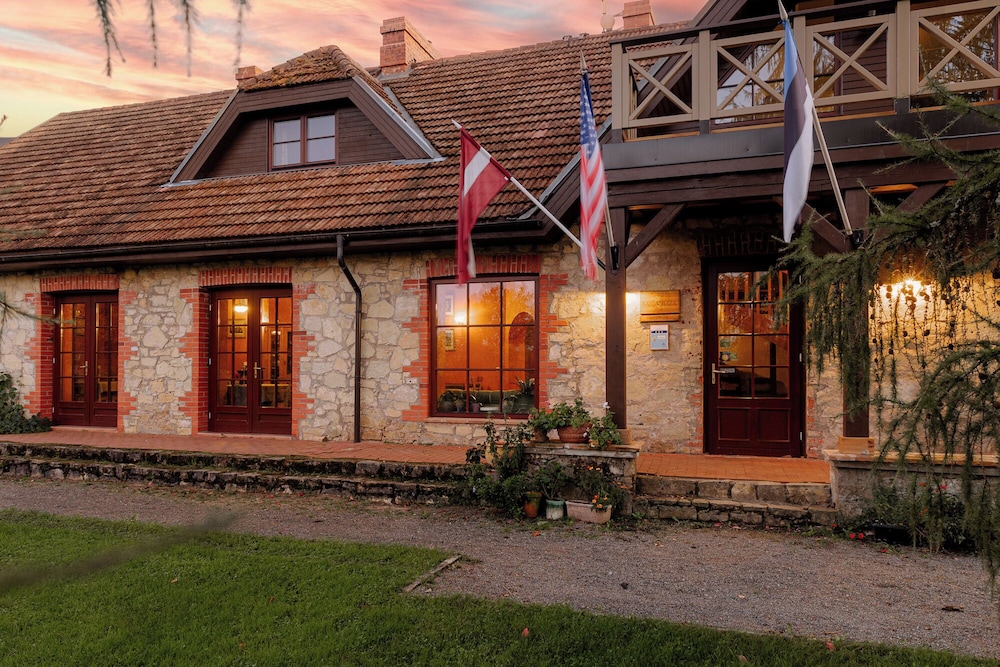 Karlamuiza Country Hotel 58/63