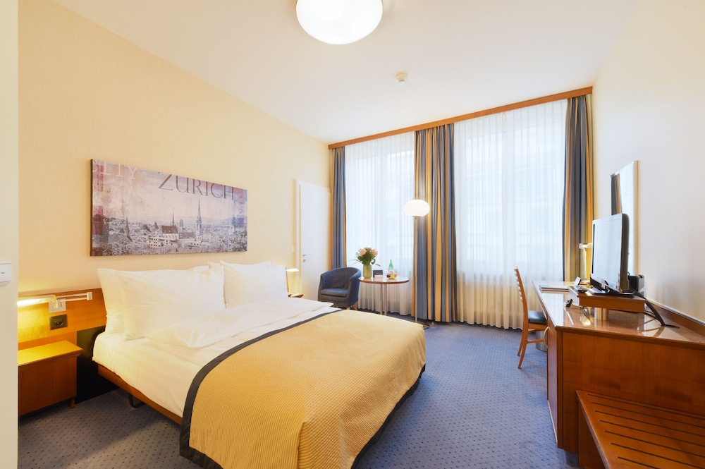 Hotel Glarnischhof 10/65