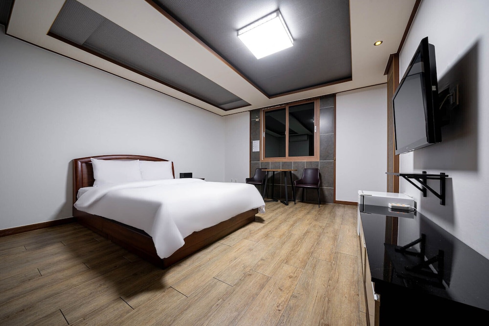 F1 Hotel 15/32