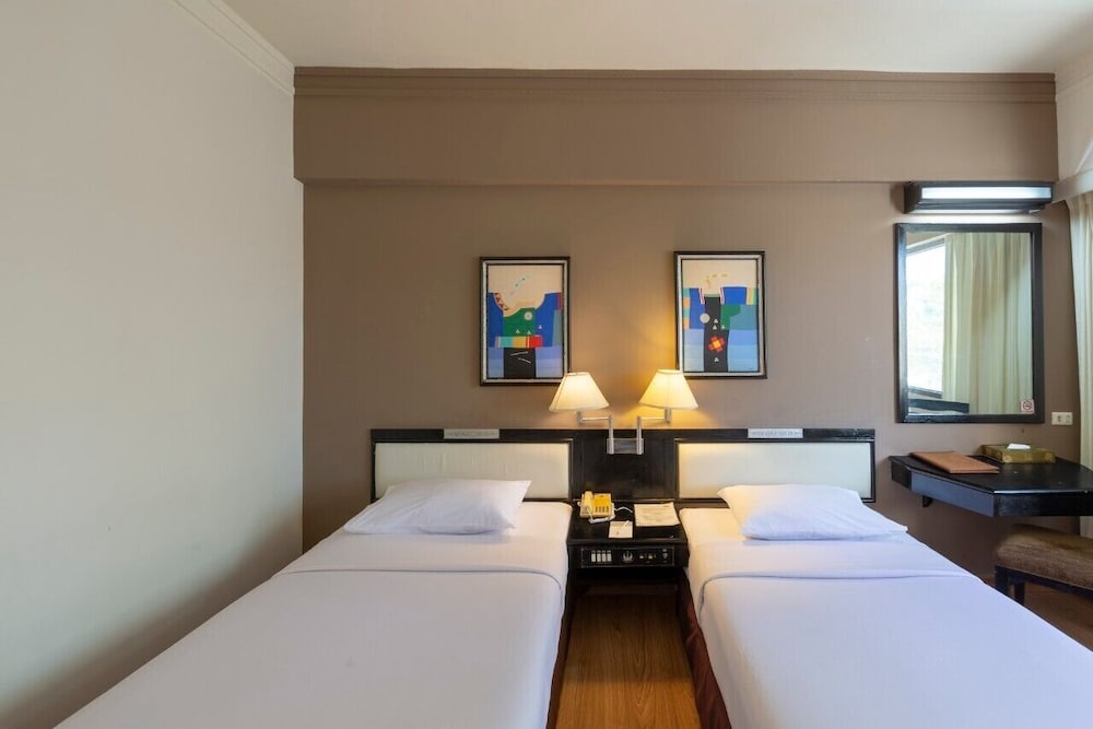 Chiangmai Hill 2000 Hotel 38/69