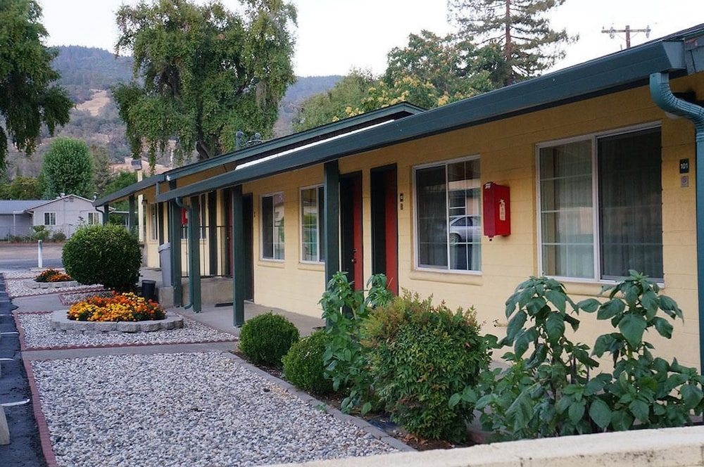 LAKEVIEW INN LUCERNE 4/66