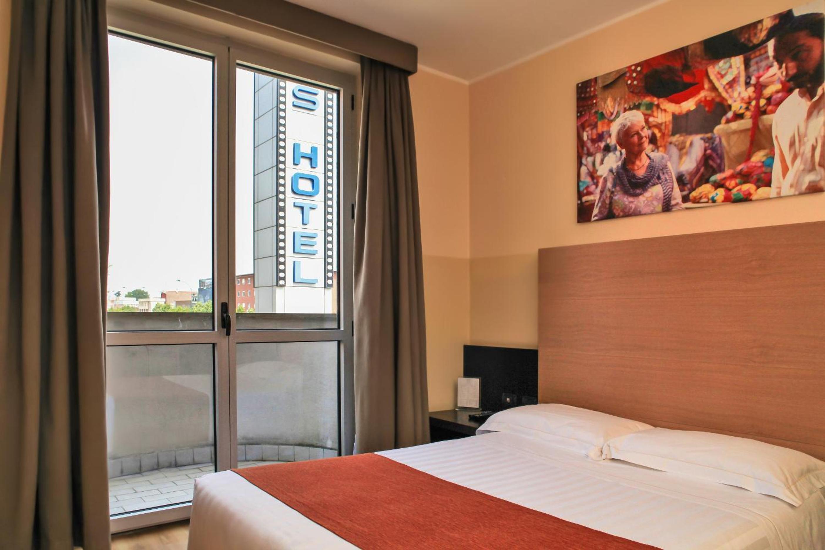 Room, French Bed