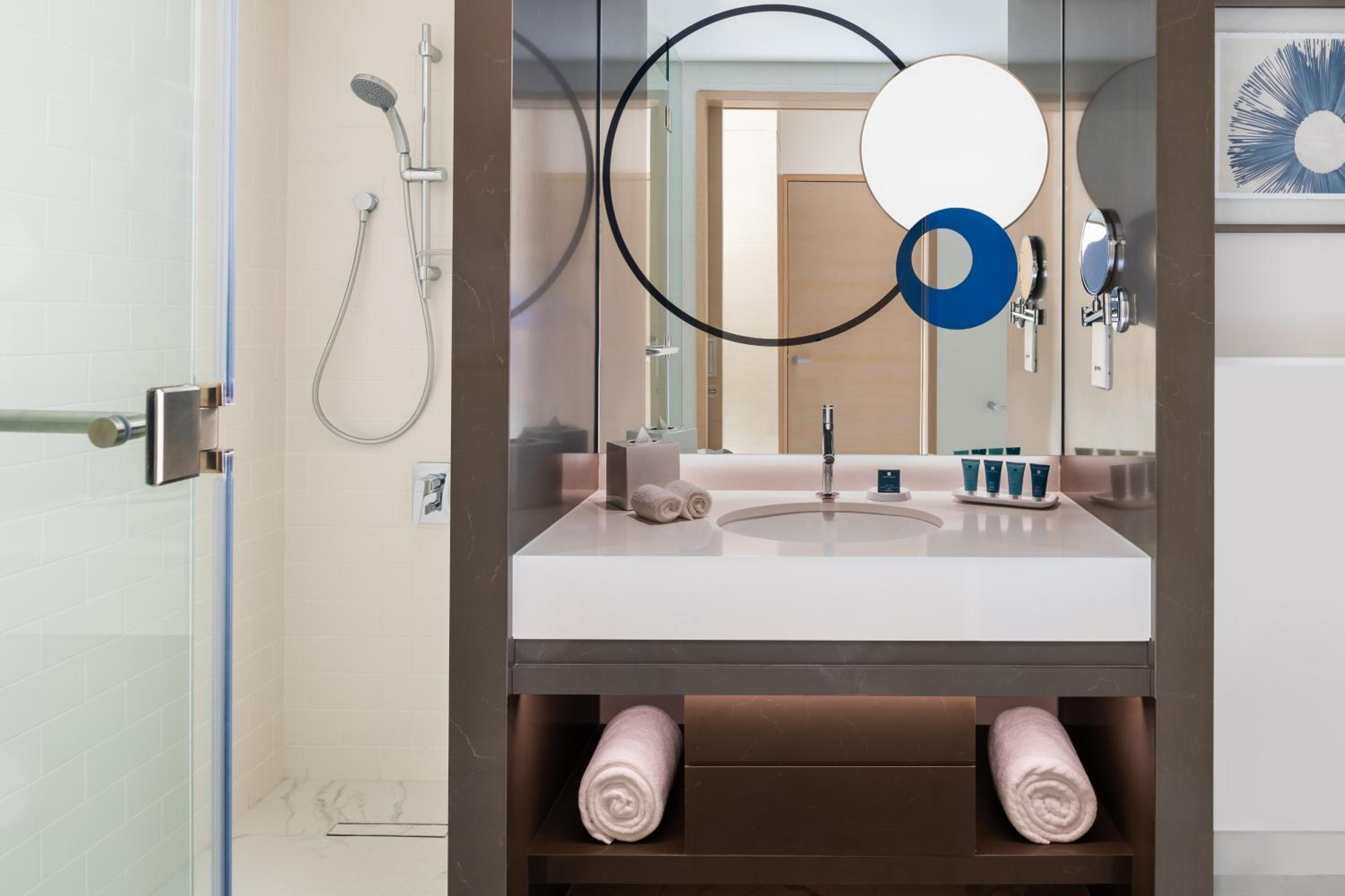 Executive, King Bed, Plaza View، Novotel Dubai Gold District 4/4