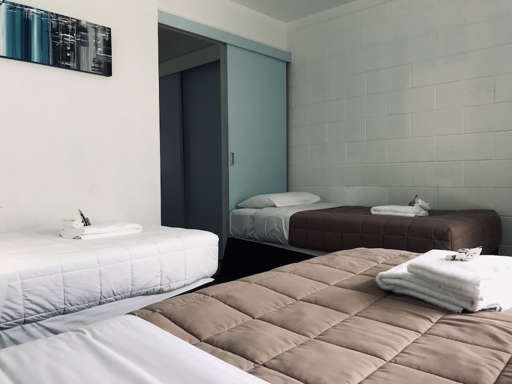 Bounty Motel 18/79