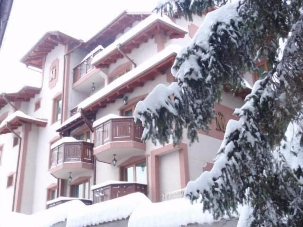 Martin Hotel 6/45