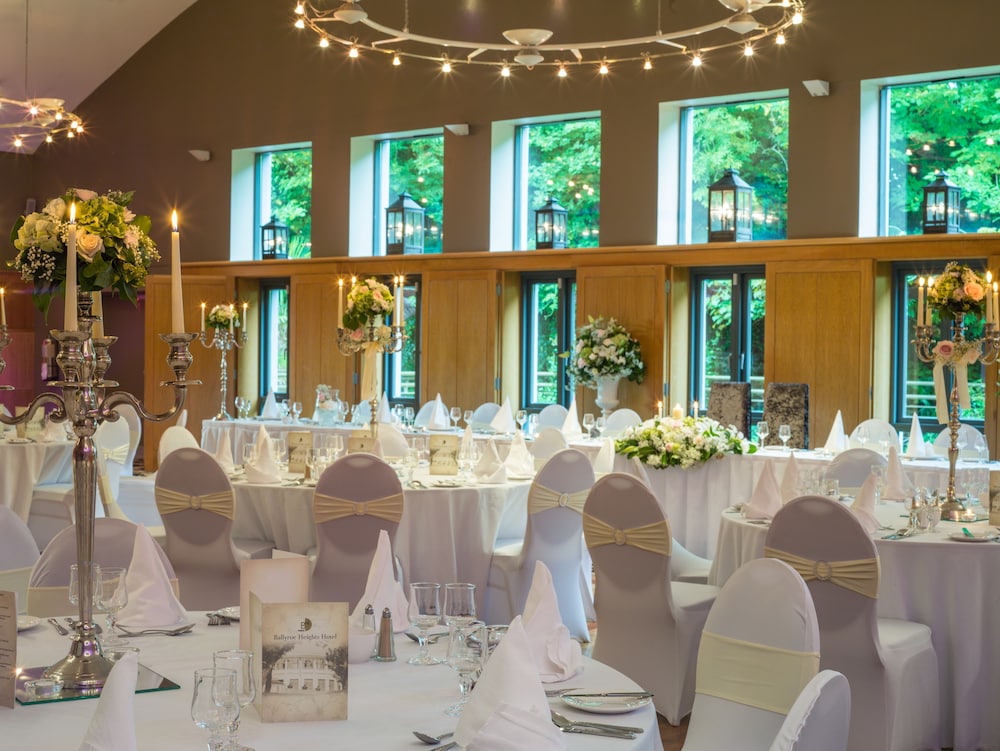 Ballyroe Heights Hotel 6/61
