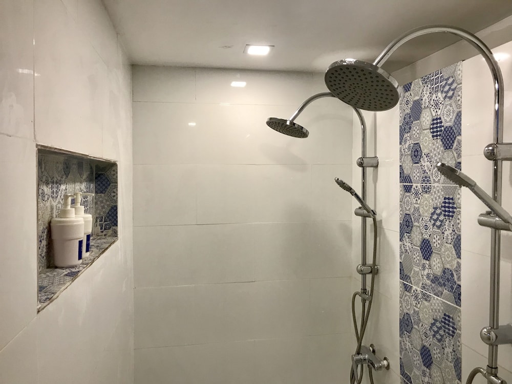 Blu Cabin Ari Stylish Gay Poshtel 51/73