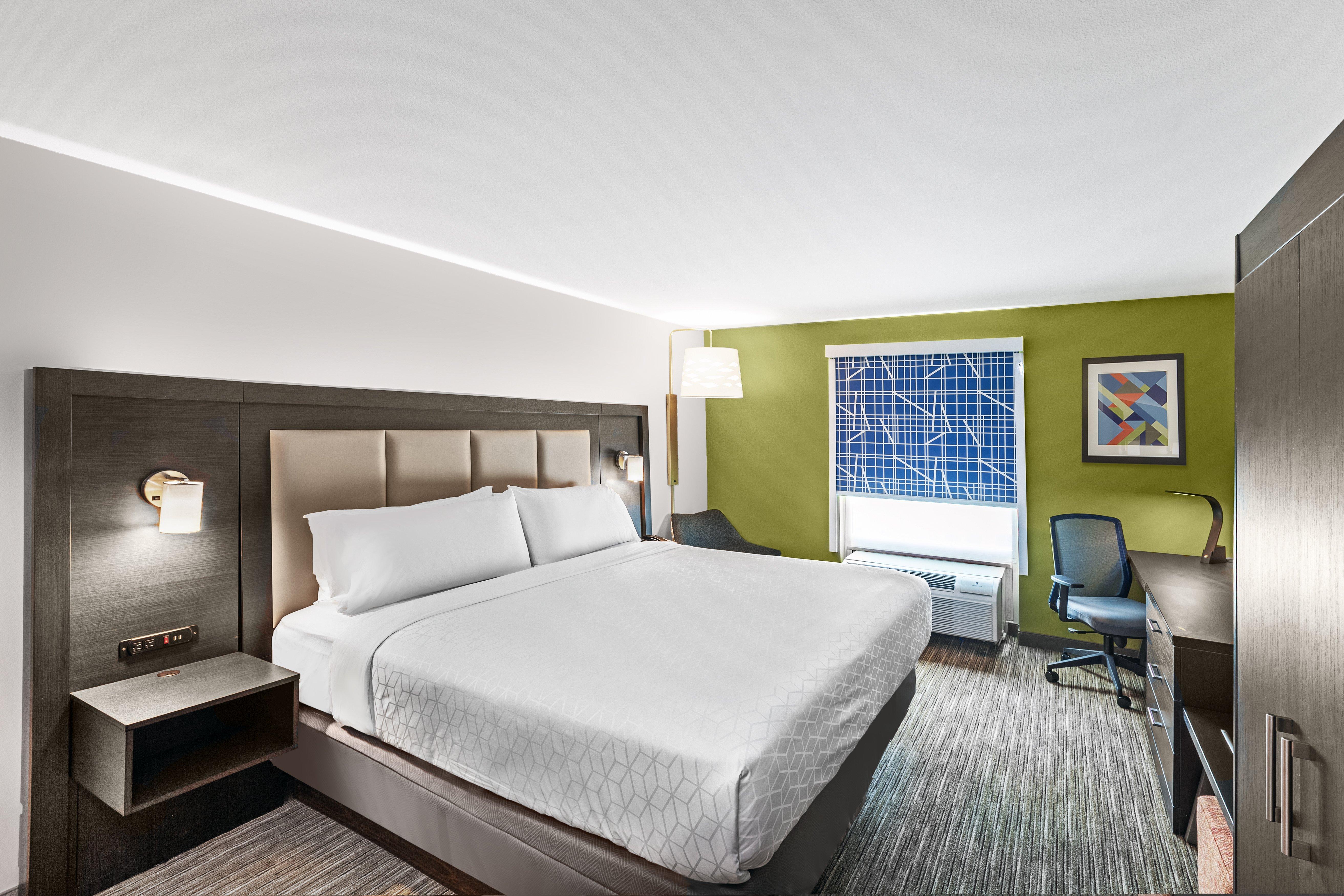 غرفة بسرير كينج، Holiday Inn Express Hotel And Suites Baton Rouge East 2/4