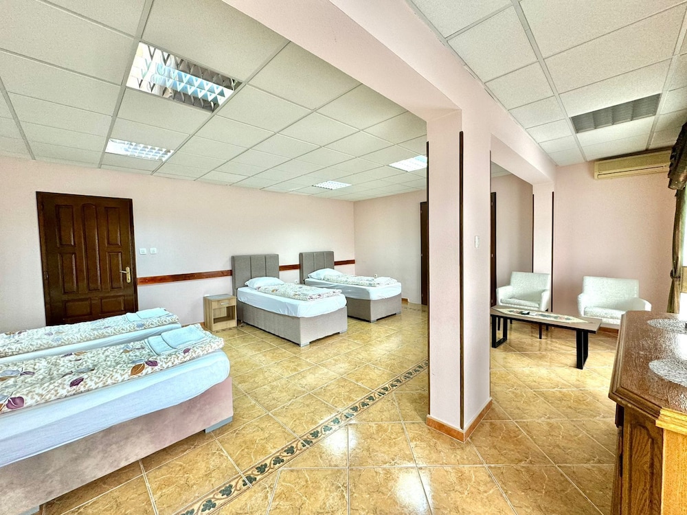 Hotel Grbalj 27/75