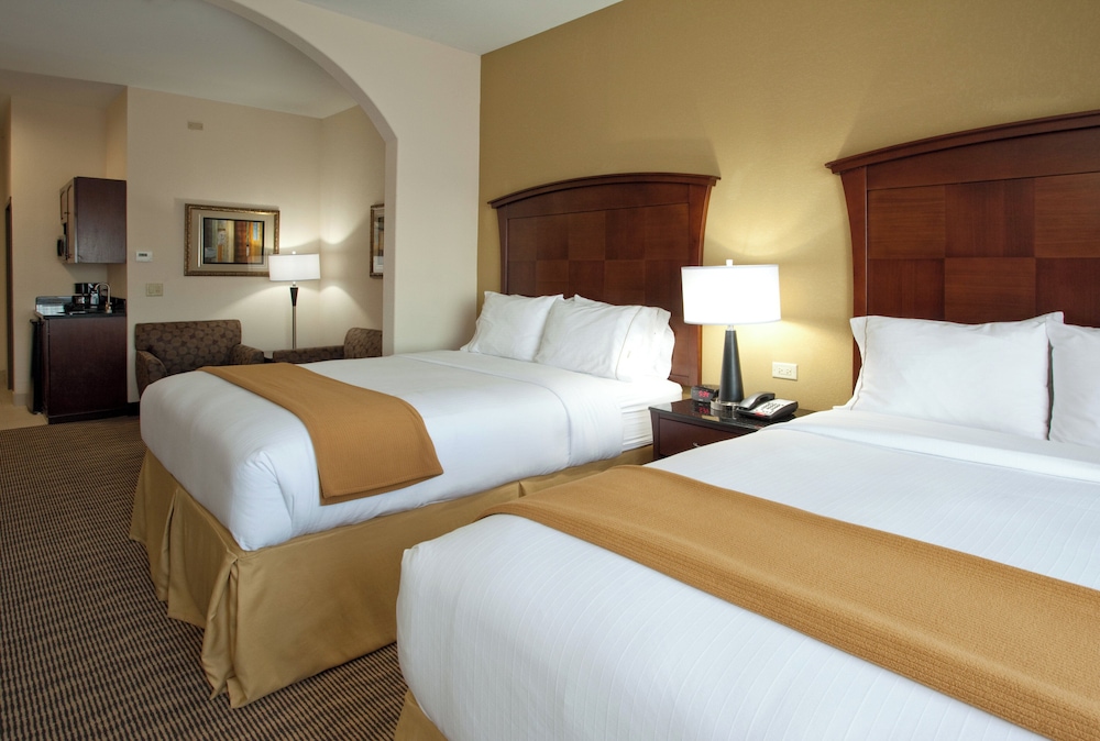 Standard, 2 Queen Beds, Accessible