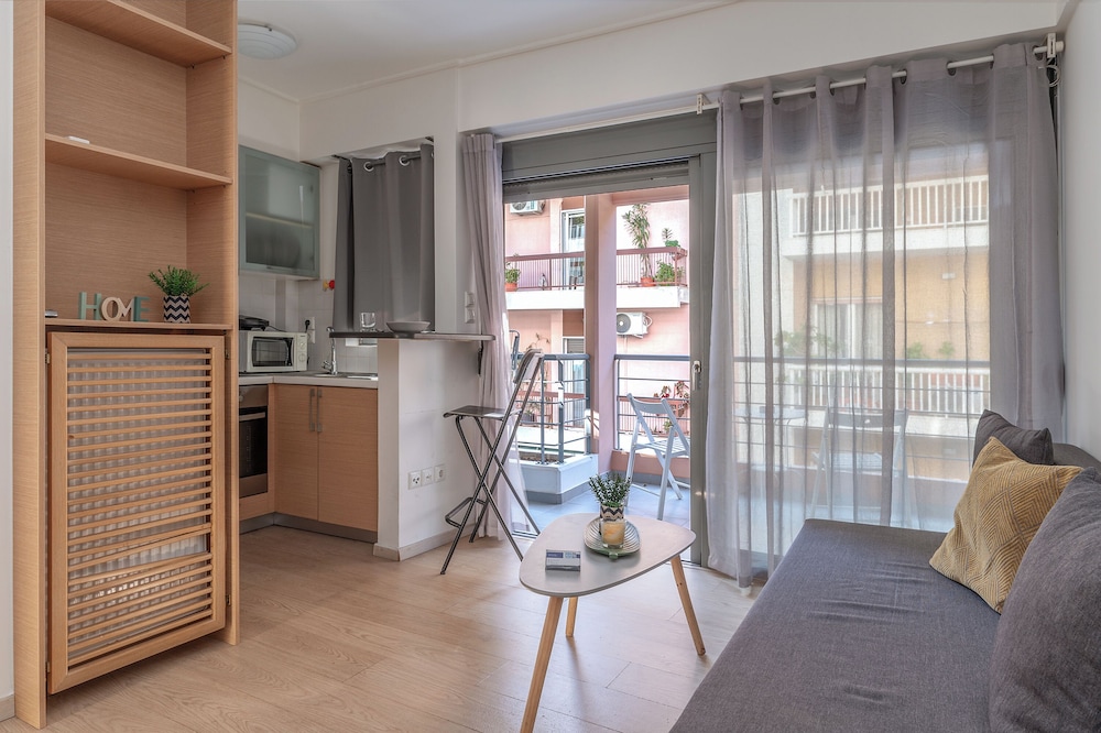 Elvita Apartments 11/50