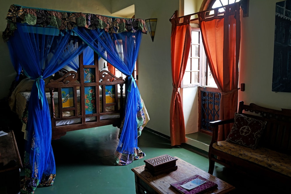 Zanzibar Palace Hotel 69/75
