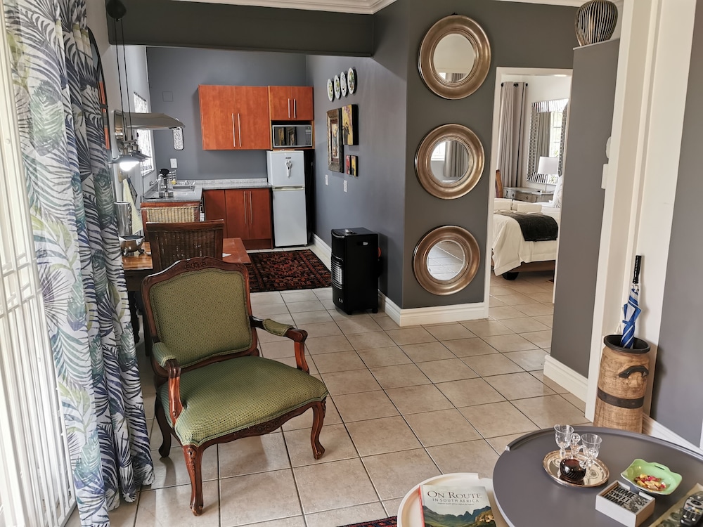 At 98 On Lynburn Guest House 36/50