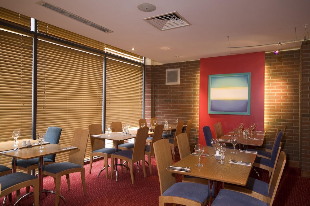 Premier Inn Edinburgh City Centre (Lauriston Place) 30/36
