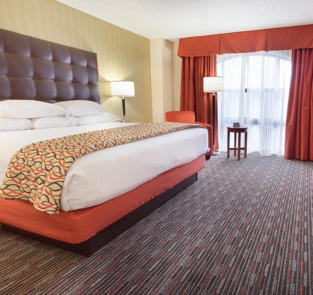 ROOM, KING BED