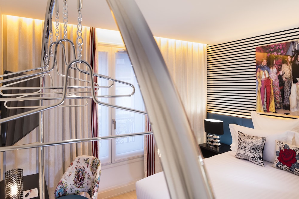 Hotel Dress Code And Spa 21/58